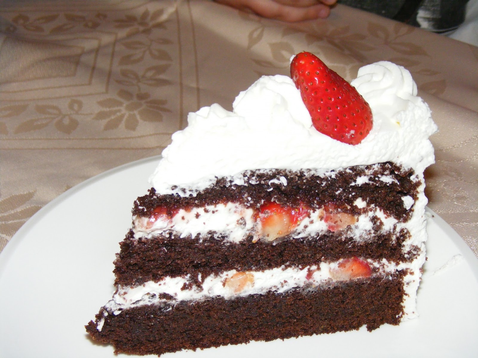 Layer cake fraises chocolat et chantilly au mascarpone10