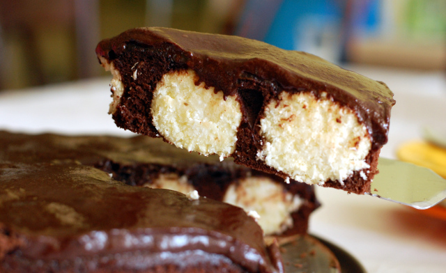 Gâteau au chocolat avec des boules de coco1
