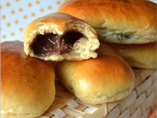 pain-au-lait-garni-de-chocolat1