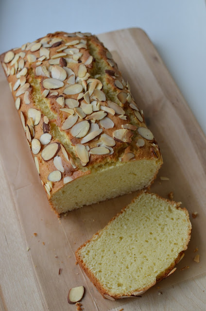 Cake aux amandes et yaourt3