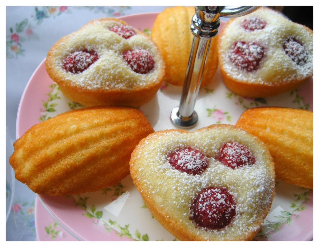 Madeleines aux amandes et framboises3