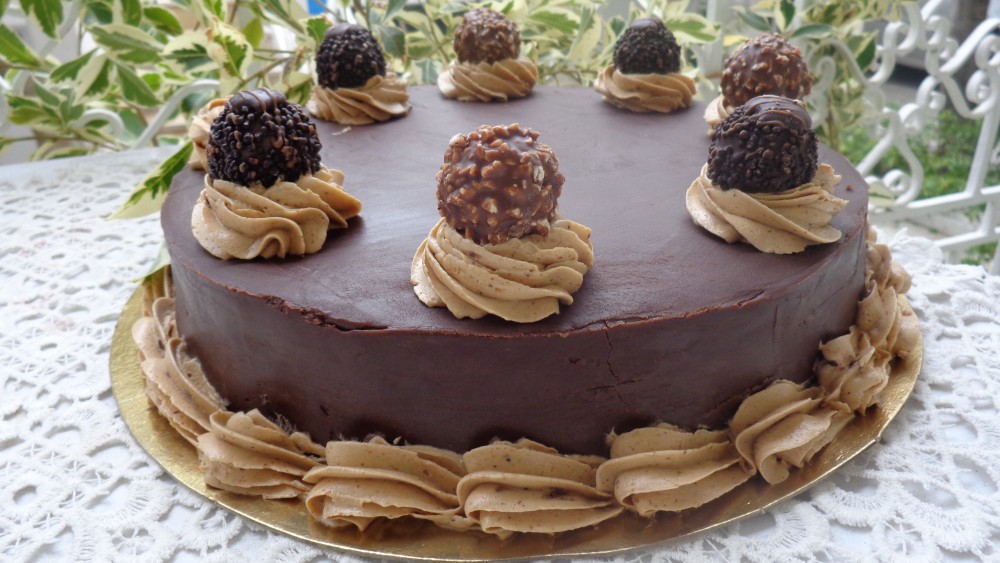 Gâteau noisette chocolat au ferréro rocher1